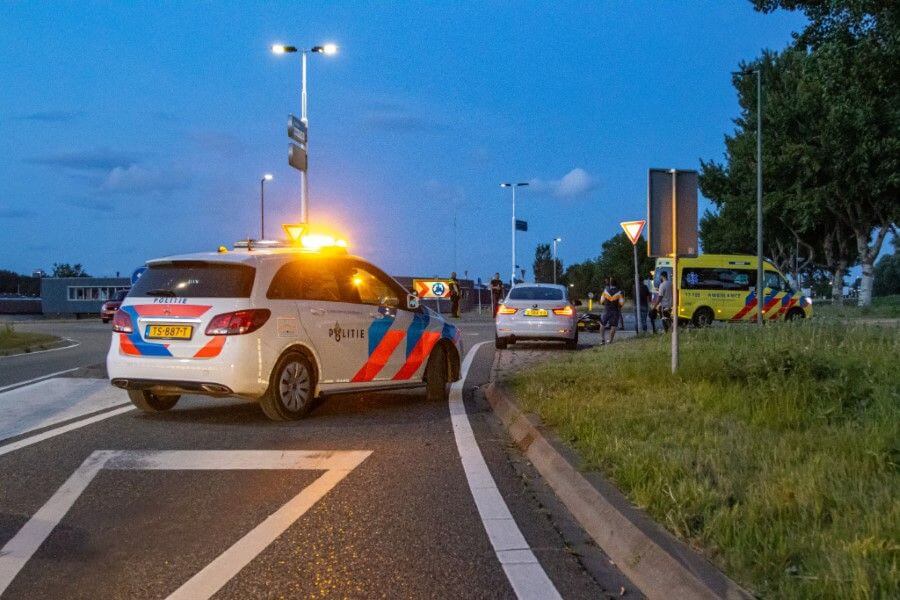 Motorrijder gewond bij ongeluk rotonde