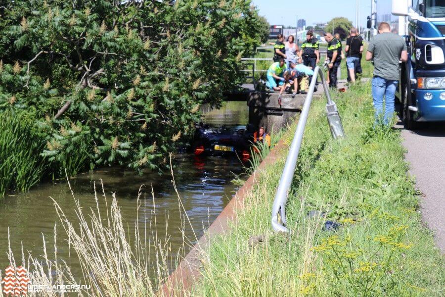 Automobiliste gered van verdrinking bij Middenzwet