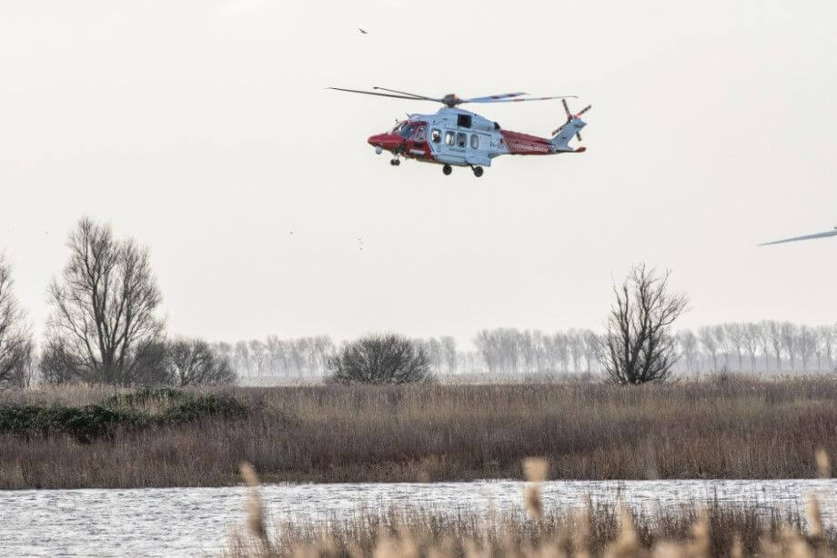 Trekpont met 20 man slaat om in Zuidland