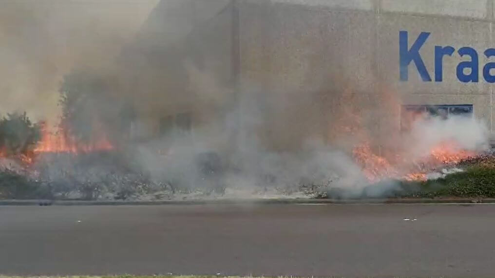 Forse buitenbrand wordt bijna binnenbrand