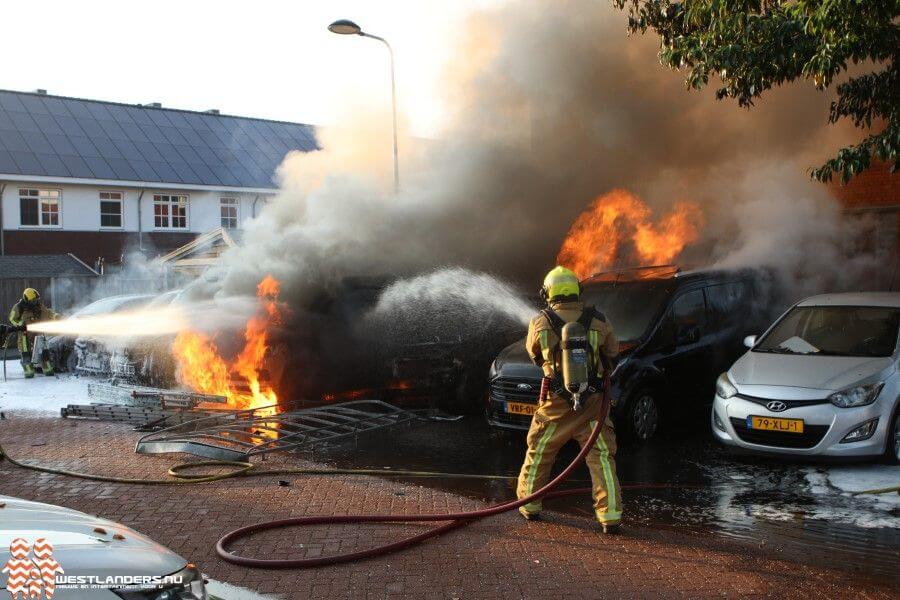 Grote brand na explosie in bedrijfswagen