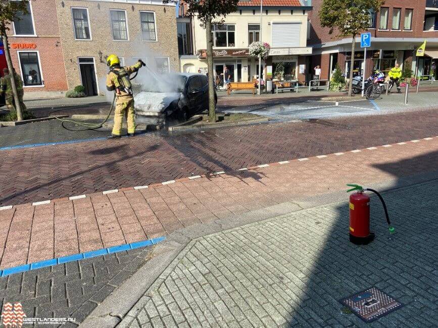 Boodschappen doen eindigt met autobrand