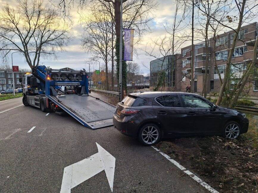 Bestuurder gevlucht na crash