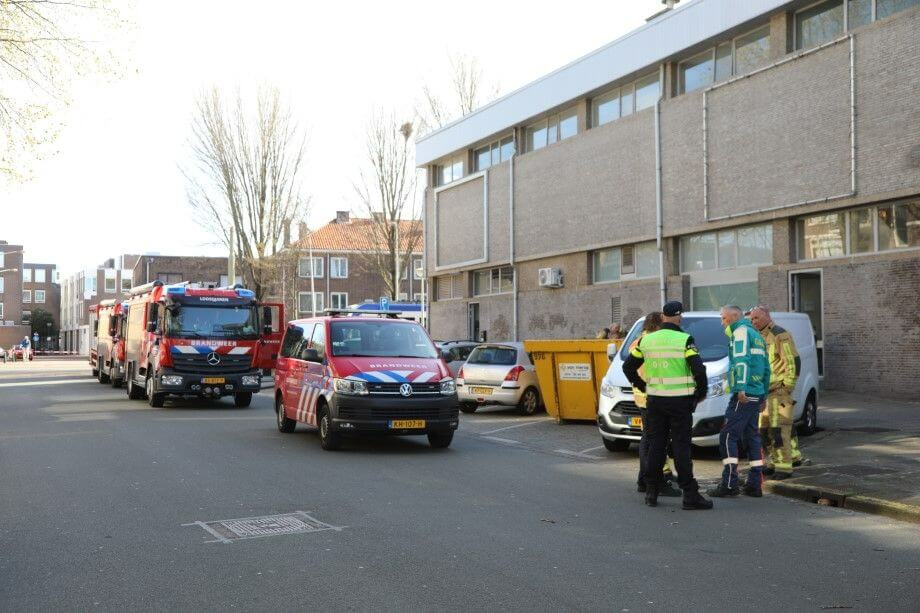 Vier mensen naar ziekenhuis na vreemde lucht in zwembad