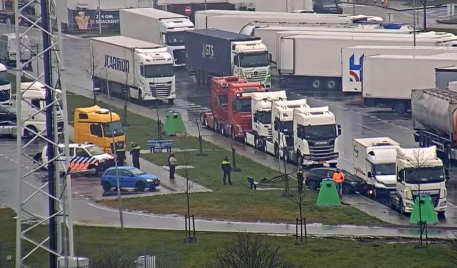 Ongeluk op parkeerterrein Peulwijk