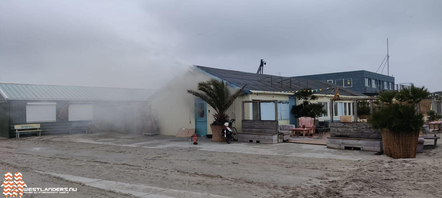 Binnenbrand bij strandpaviljoen in Hoek van Holland