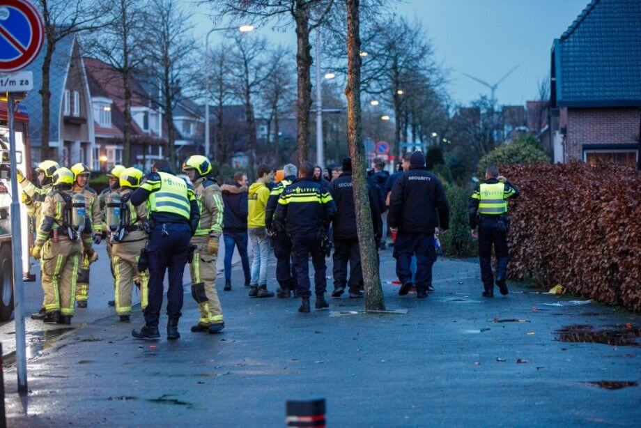 Inzet ME bij blussen vreugdevuur Maasdijk