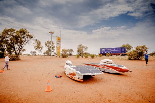 Schaduwachtige 3e dag tijdens World Solar Challenge