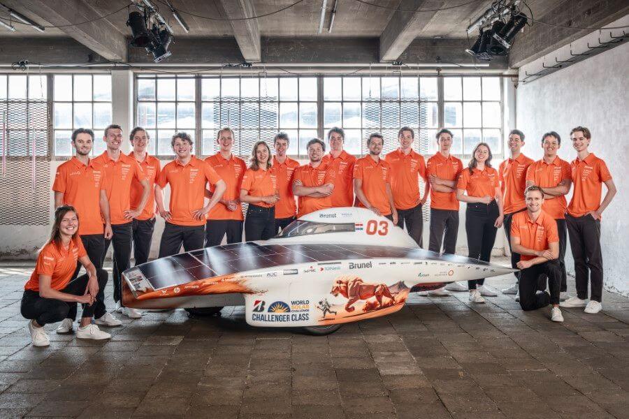 Solar team presenteert nieuwe zonneauto