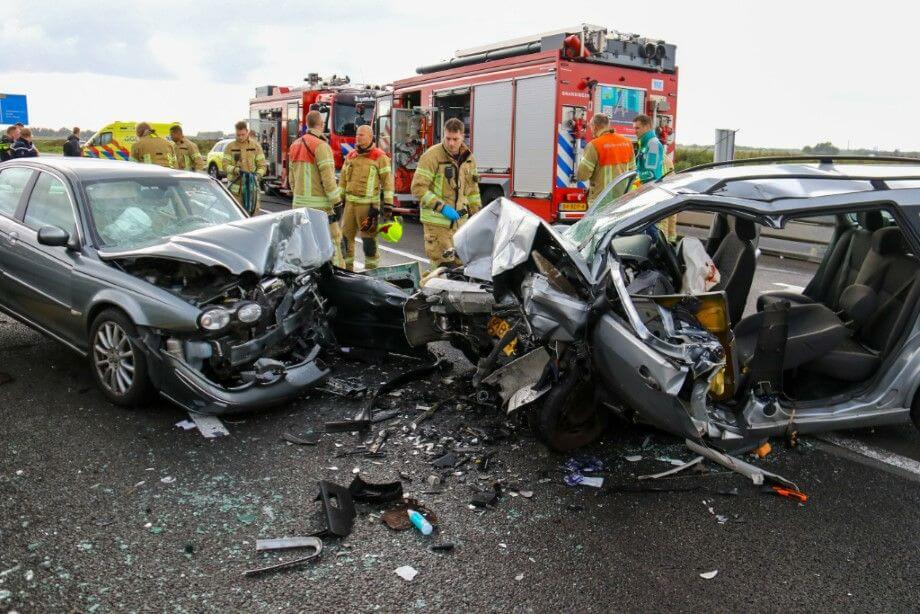 Vier gewonden bij frontale aanrijding Doenkade