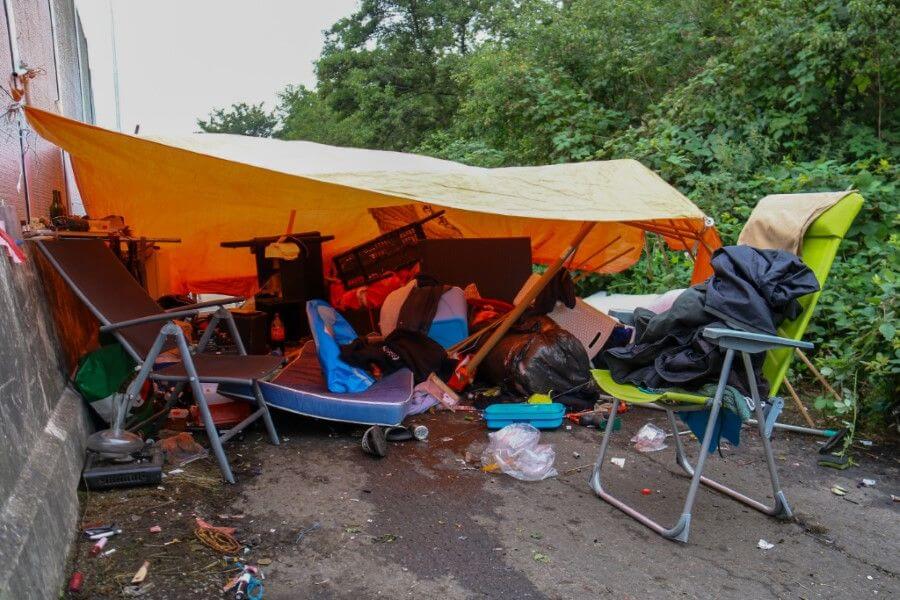 Politie ontdekt rovershol langs de A20