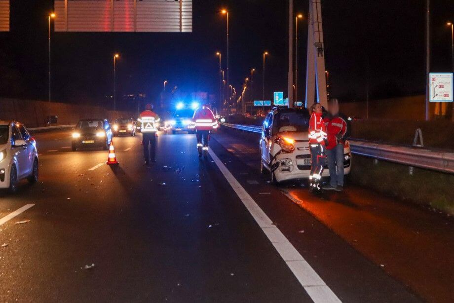 Ongeluk op half afgesloten A4