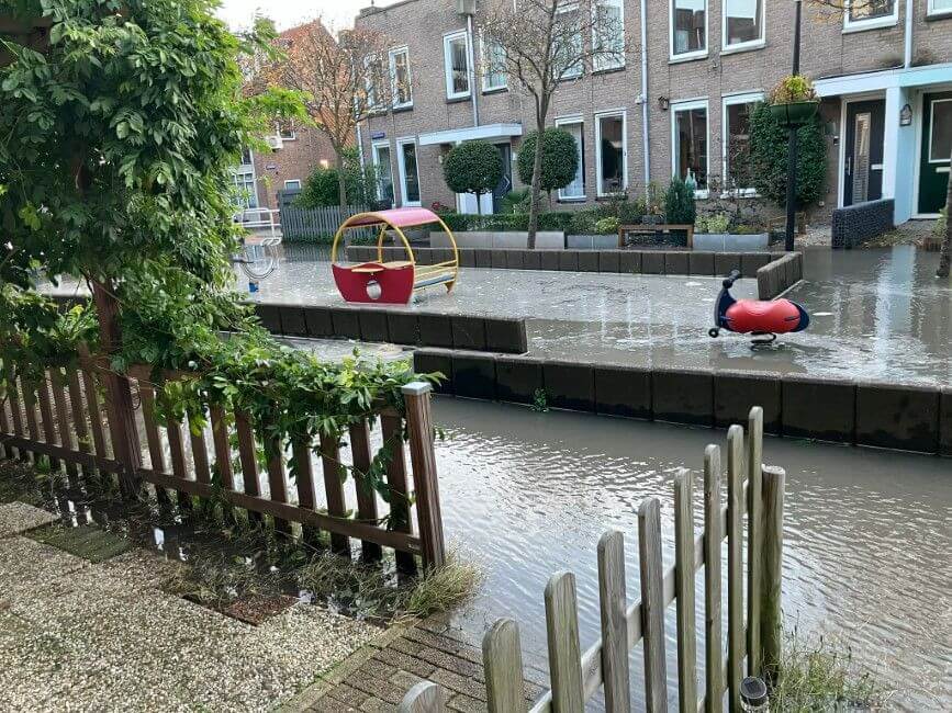 Flinke wateroverlast door gesprongen leiding