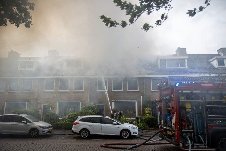 Zeer grote brand Lepelaarplantsoen Maassluis