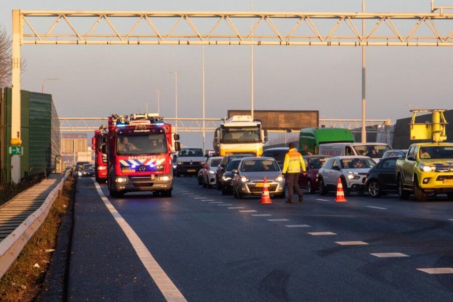 Chaos op rijksweg A20 door ongeval