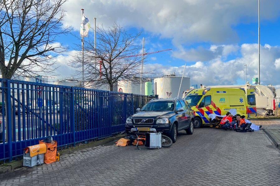 Postbode aangereden aan de Kreekweg