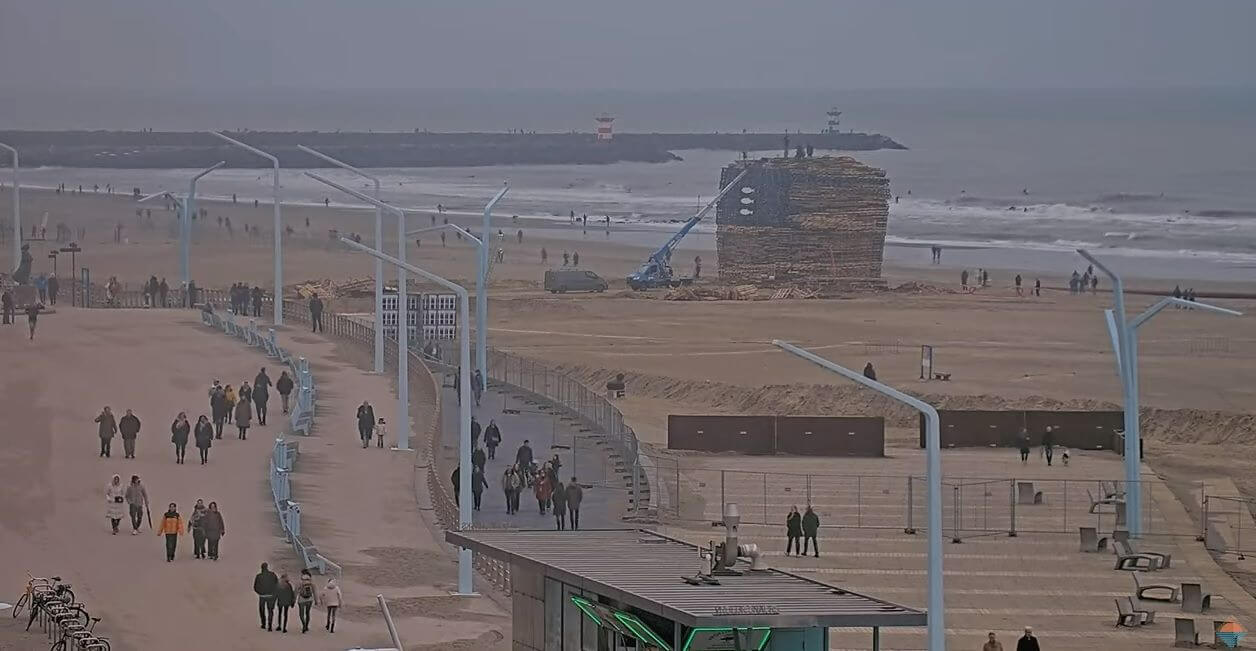 Vreugdevuren Scheveningen vanavond om 19:00 uur live