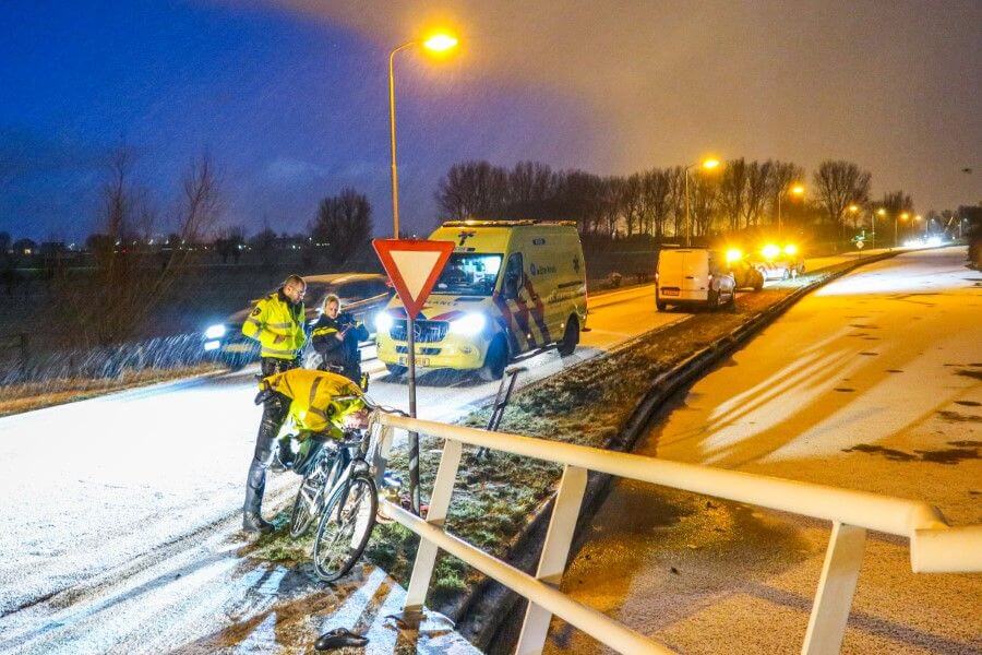 Fietser gewond na ongeluk bij Molenweg