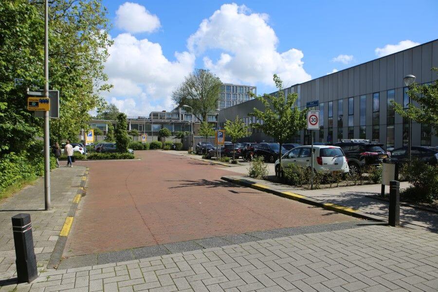 Gemeente pikt parkeerplaatsen in bij Bizet