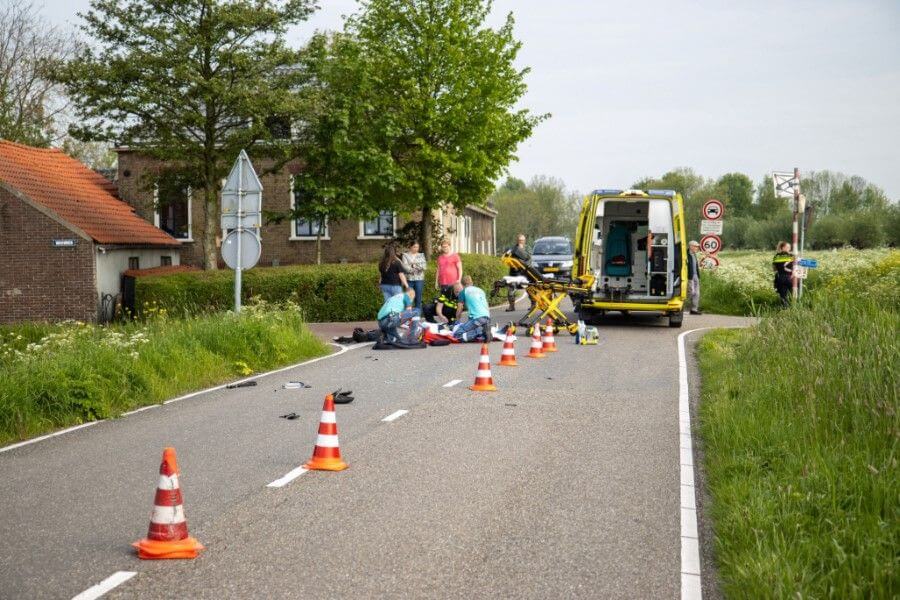 Scooterrijder ernstig gewond na ongeluk Harreweg