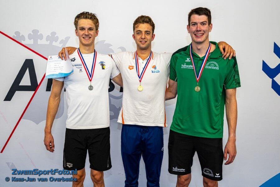 Niels Dijkshoorn pakt 5 medailles tijdens NK zwemmen