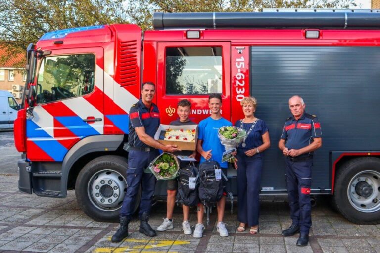 Redders gehandicapte man met hond door burgemeester bedankt