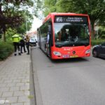 Auto stukje korter na botsing met lijndienst