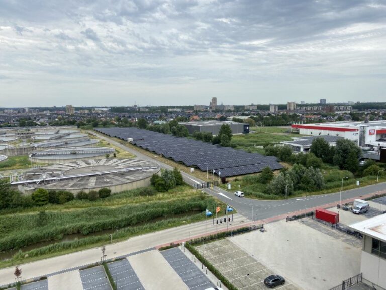 Groene zonneweide bij AWZI Harnaschpolder in gebruik genomen