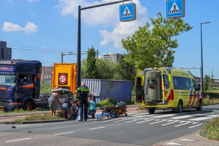 Man aangehouden voor doorrijden na ongeluk Industrieweg