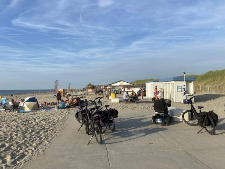 Veel drukte op het strand op de dinsdagavond