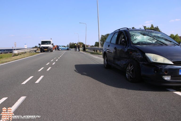 N220 deels afgesloten na fikse aanrijding