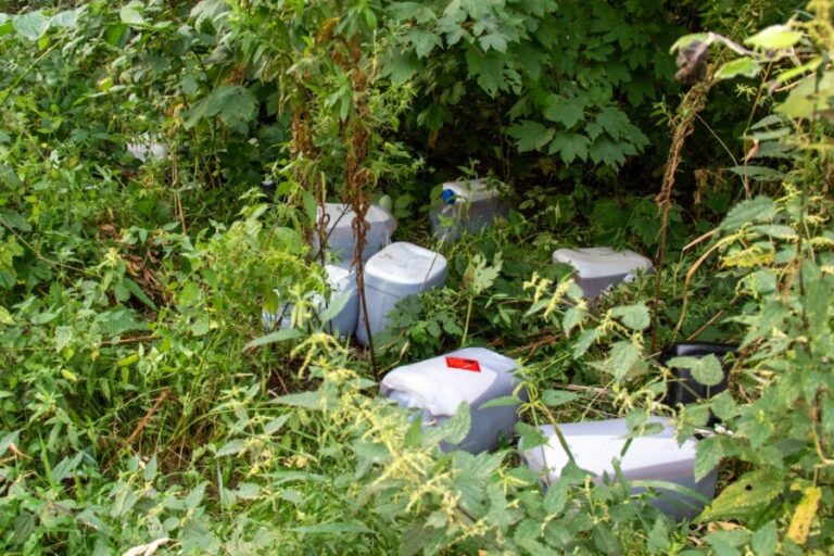 Drugsafval gedumpt in natuurgebied Broekpolder