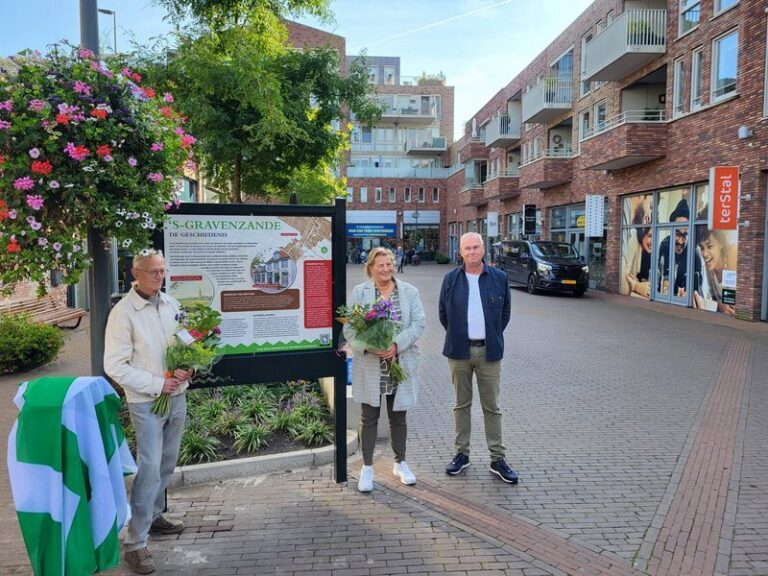 Onthulling historisch informatiebord in ‘s-Gravenzande