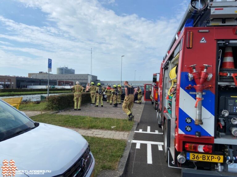 Boot vliegt in brand tijdens vaartocht