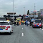 A4 dicht na ernstig ongeval met motorrijder