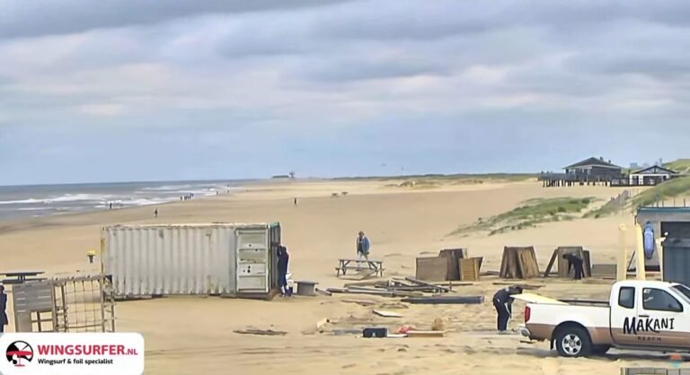 Live beelden Westlandse strand op nieuwe locatie