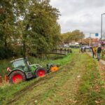 Tractor te water bij Laan 1940-1945