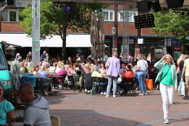 Flinke daling aantal cafés, meer restaurants