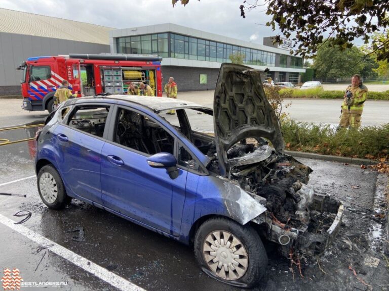 Auto uitgebrand aan de Korte Kruisweg