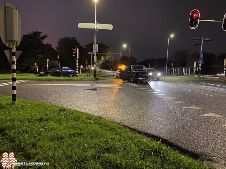 Flinke klapper Middel Broekweg door rood licht rijder