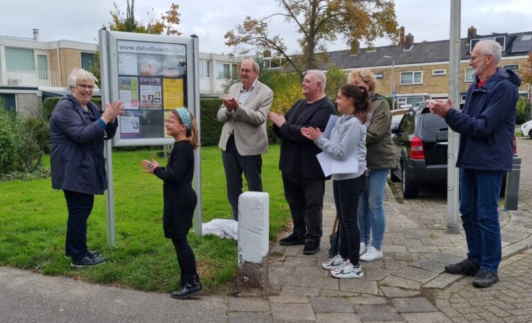 De Hofboerderij blij met publicatiebord