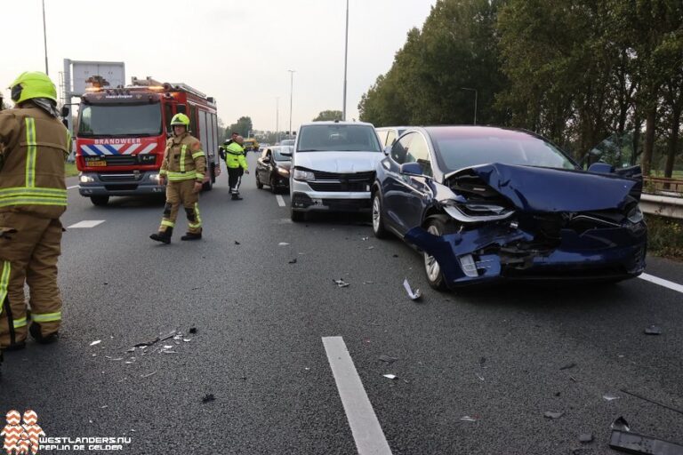 Snelweg A20 dicht na ongeval met meerdere voertuigen