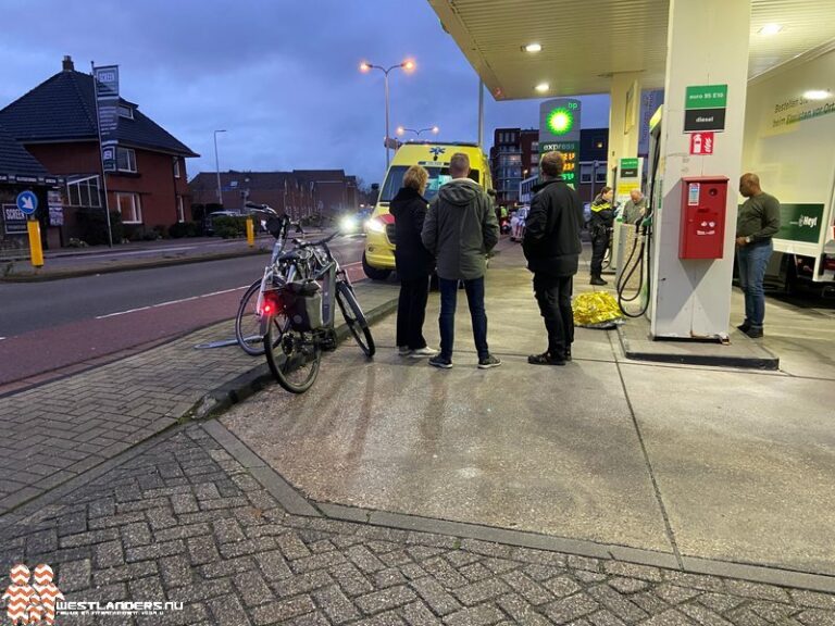 Fietser gewond na ongeluk bij tankstation