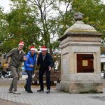 Marktplein kleurt opnieuw rood door 6e Santa run