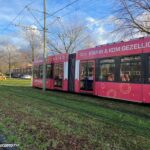 Ambulance strandt op trambaan