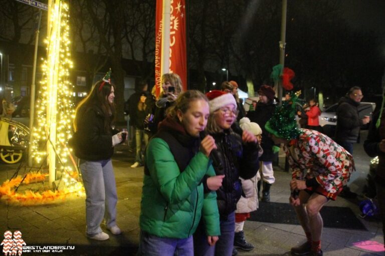 Gezellige kerstsfeer laat Den Hoorn stralen