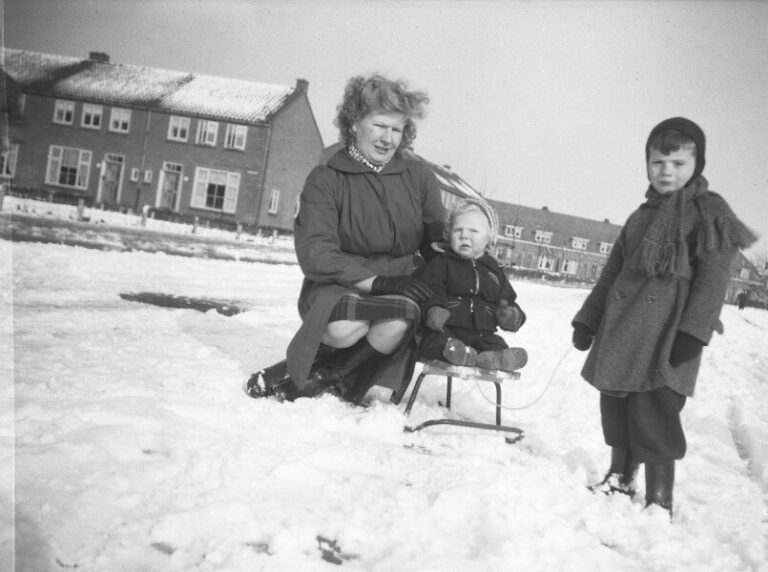 Sneeuwpret in de Schaepmanstraat