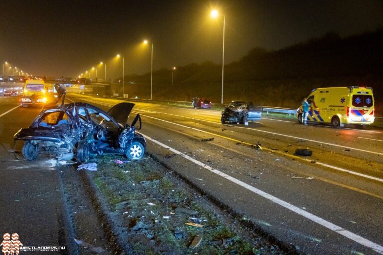 Drie gewonden bij zwaar ongeluk A15