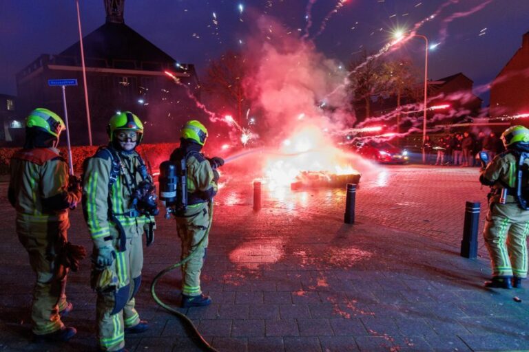 Landelijk 120 aanhoudingen tijdens jaarwisseling naar OM