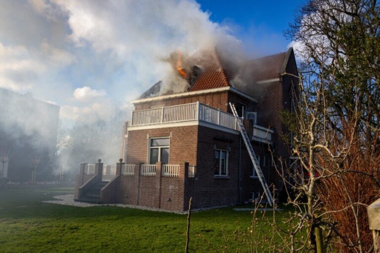 Monumentaal pand verwoest door brand in open haard